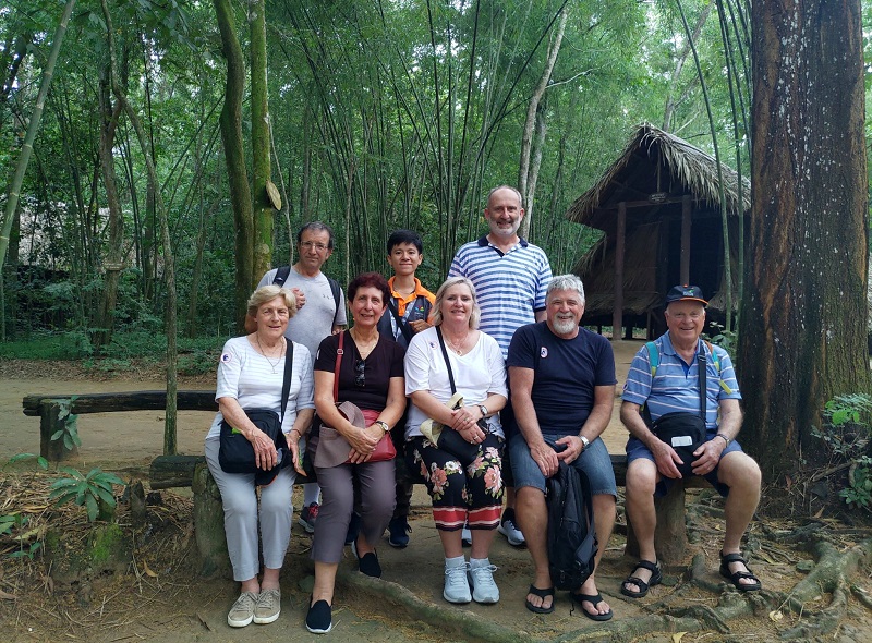 18-day-vietnam-cambodia-exploration-oc-tourist-cuchi-tunnels-customers-photo-2