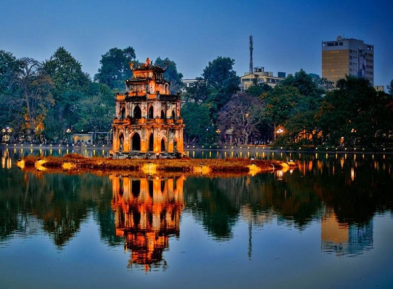 Vietnam_ tour_Hanoi_5_oc_tourist